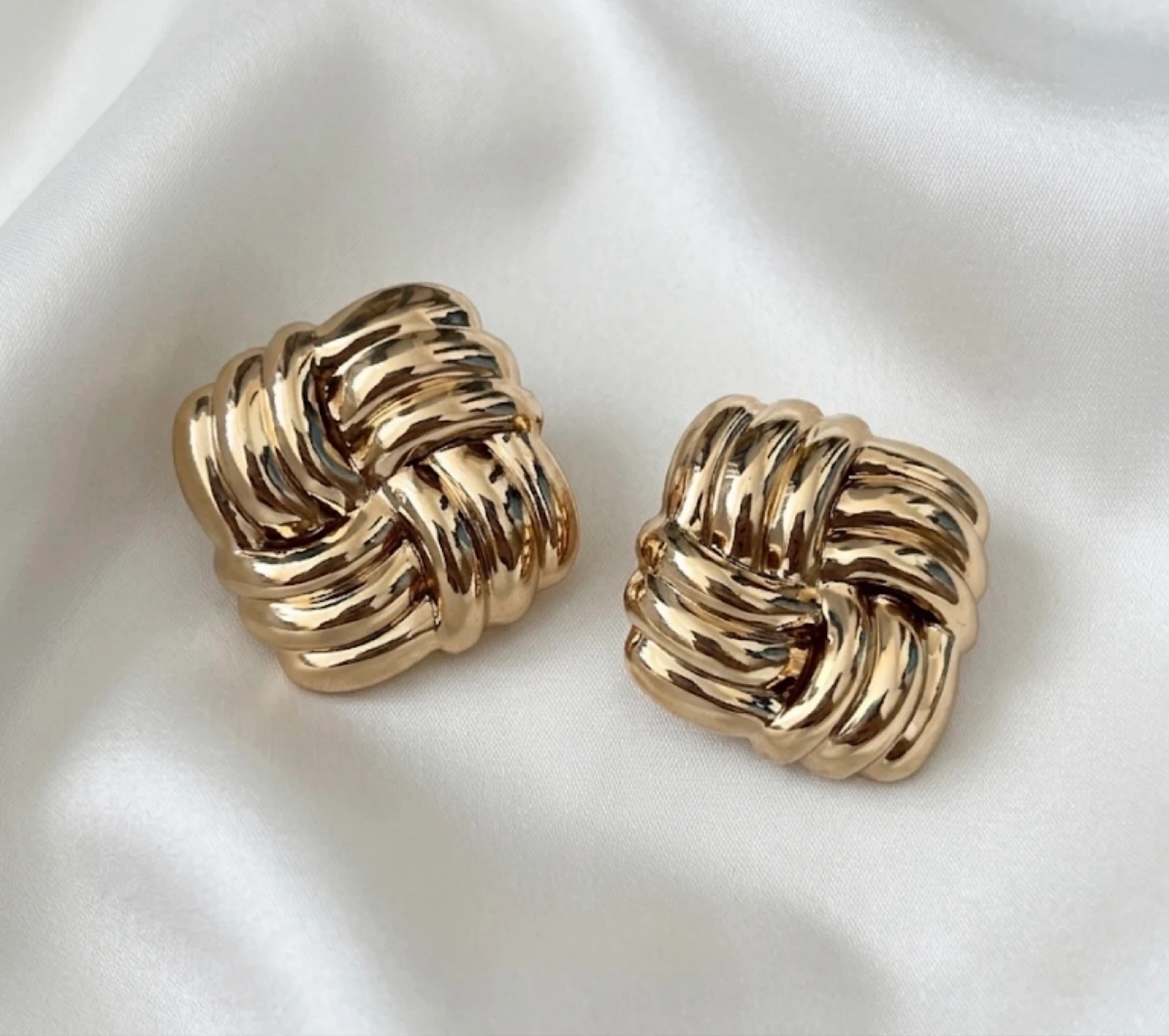 Boucles d’oreilles dorées